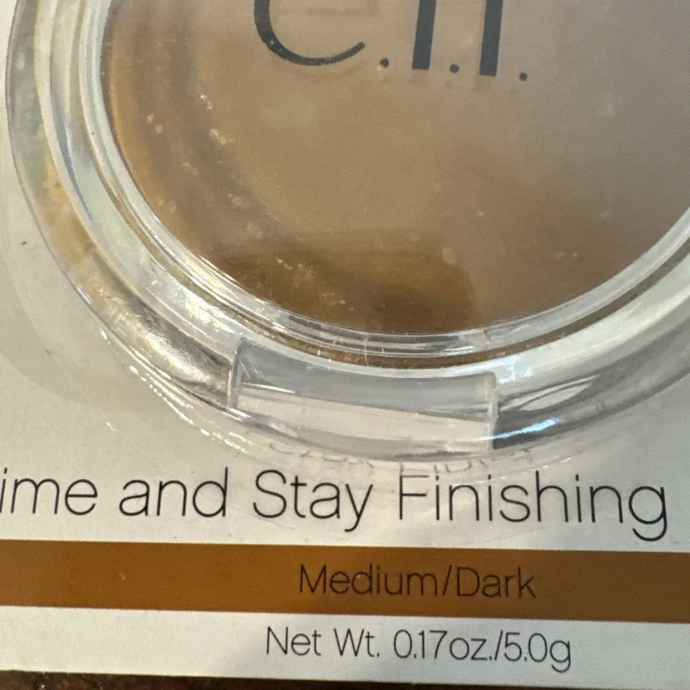e.l.f. Prime & Stay Finishing Powder  Makeup Medium Dark 23213 *Sealed*
